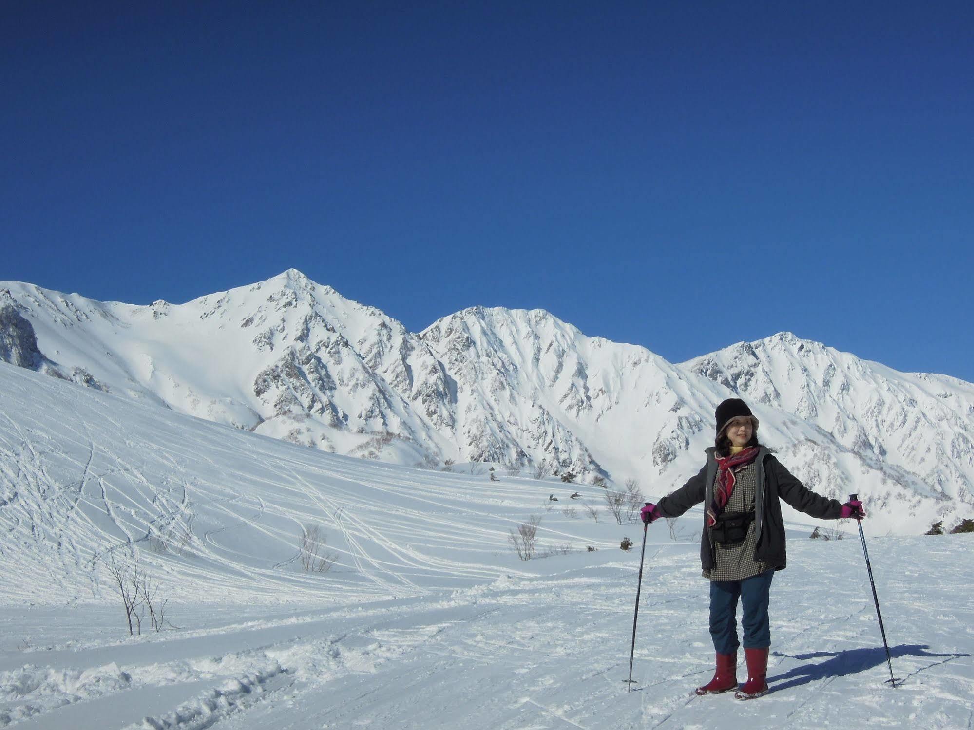 Happy Talk Hotel Hakuba Buitenkant foto